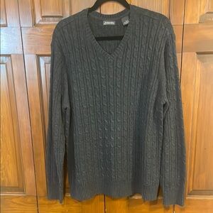 St John’s Bay Men's Dark Gray Cable Knit Sweater Size M. RN# 93677. Retail $80.